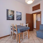 I Host - Muratori 54 Milán